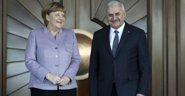 Almanya'nın PKK'ya Desteği Soruldu, Merkel Öyle Bir Cevap Verdi ki!