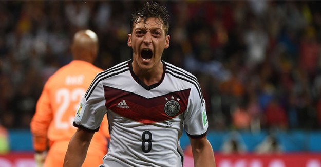 Almanya’ya Mesut Özil’den Kötü Haber!