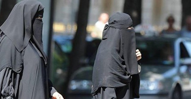 Amsterdam Belediye Başkanı'ndan Burka Yasağı Açıklaması