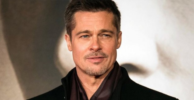 Angelina Jolie'den Ayrılan Brad Pitt Noel'i Yalnız Geçirmedi