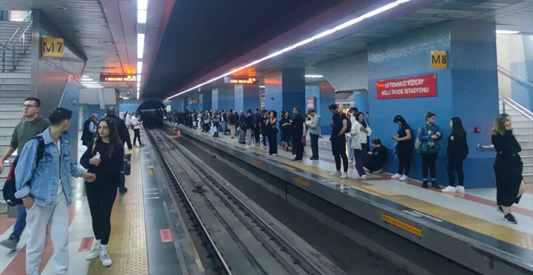 Ankara'da Metro Hattında Arıza: Seferler Durduruldu