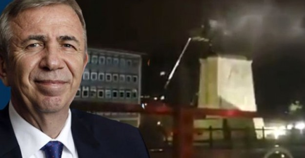 Ankara Büyükşehir Belediye Başkanı Mansur Yavaş, Atatürk Heykelini Temizletti