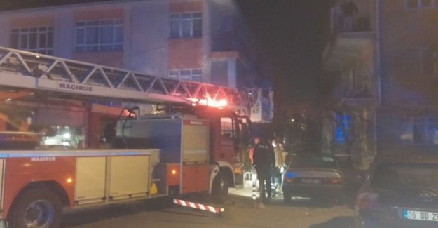 Ankara'da 8 Katlı Binada Yangın Çıktı