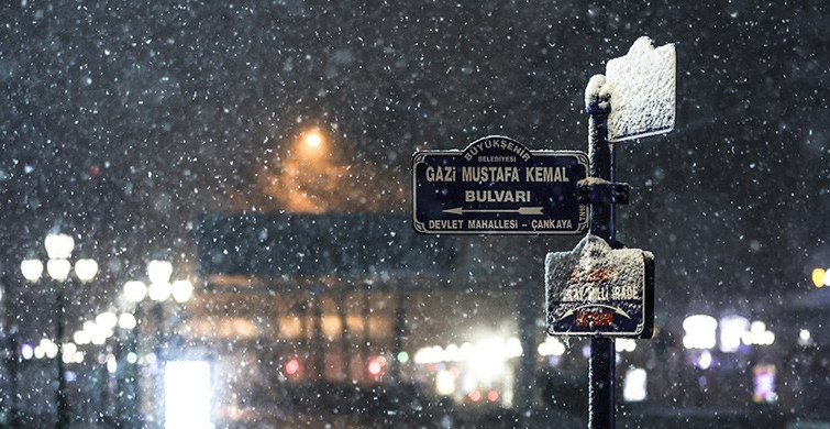 Ankara'da Kar Yağışı Hakim Oldu