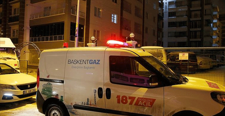 Ankara'da Karbonmonoksitten Zehirlenen  Aileden 4 Kişi Hastaneye Kaldırıldı