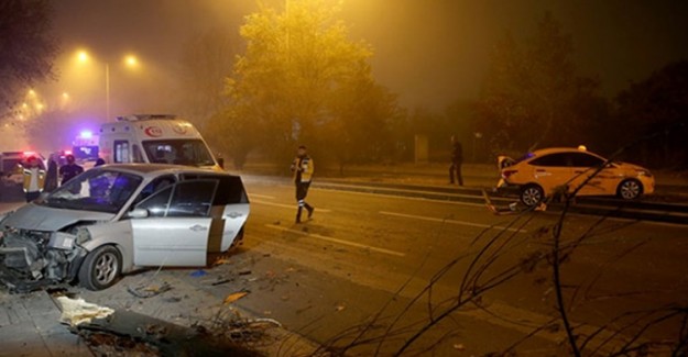 Ankara'da Trafik Kazası! 2 Kişi Yaralandı!
