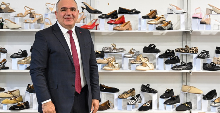 Antalya'da Eksposhoes Ayakkabı Saraciye ve Moda Fuarı Başladı