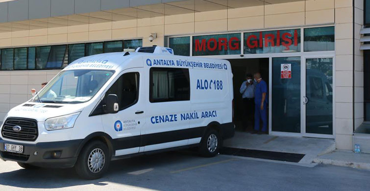 Antalya’da 64 Yaşındaki Kadın Kocasını Bıçaklayarak Öldürdü