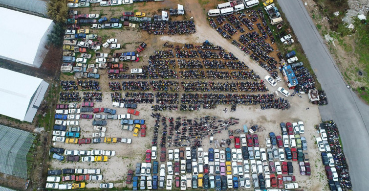 Antalya'da araba mezarlığı! Binlerce araç çürüyor