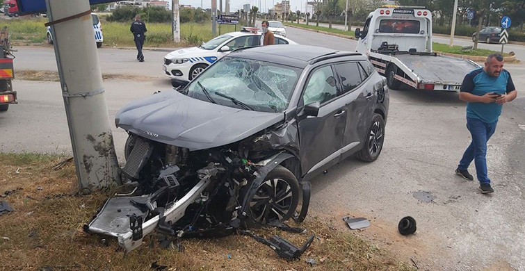 Antalya’da Trafik Kazasında 5 Kişi Yaralandı