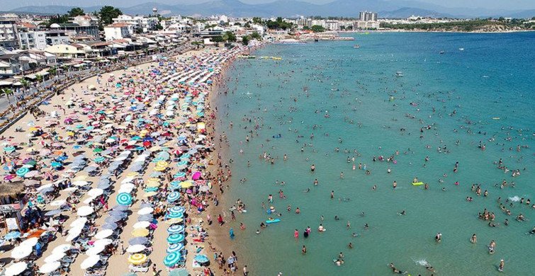 Antalya'da Turizm Sezonu Devam Ediyor, Uzmanlar Yeni Yılda Rekor Bekliyor!