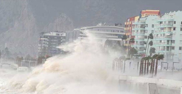 Antalya'daki Felakette Ölü Sayısı 2'ye Yükseldi