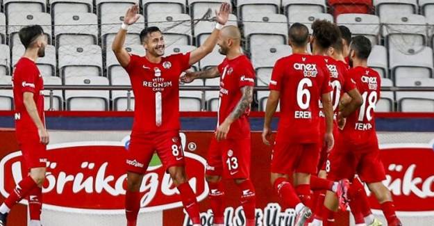Antalyaspor Alanyaspor'un Hesaplarını Alt Üst Etti