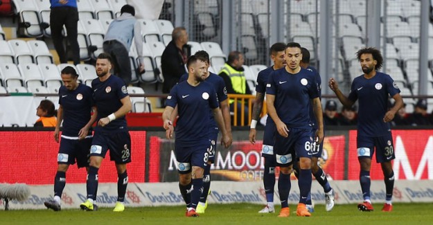 Antalyaspor Evinde Göztepe'yi Serdar Özkan'ın Golüyle 1-0 Mağlup Etti