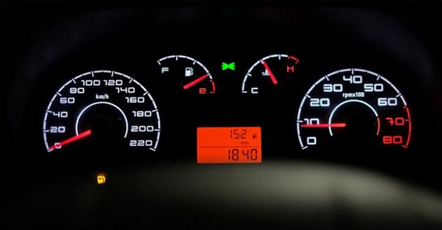 AP, Otomobillere Zorunlu Hız Sınırlaması Getiren Kararı Onayladı