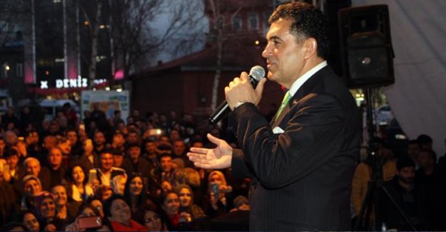 Ardahan Belediye Başkanı Olan Faruk Demir Halka Konser Verdi