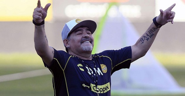 Arjantinli Efsane Maradona Hastanelik Oldu!