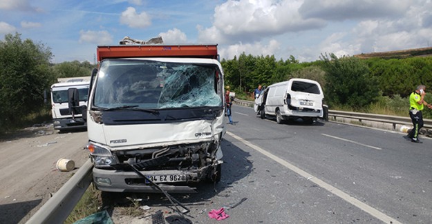 Arnavutköy'de Trafik Kazası: 2 Yaralı
