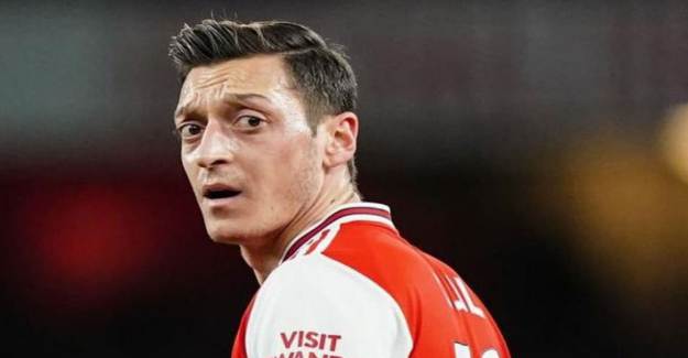 Arsenal, Mesut Özil'in Taleplerini Kabul Etmedi