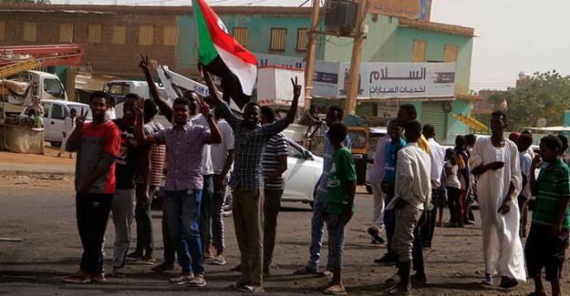 Avrupa Birliği: Sudan'da Halkın Değişim Talebini Askeri Konsey Karşılayamaz