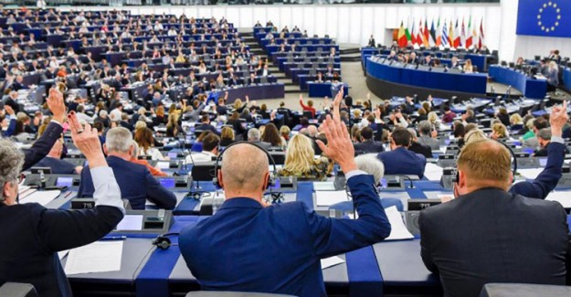 Avrupa Parlamentosu'ndan Tek Saat Kararı