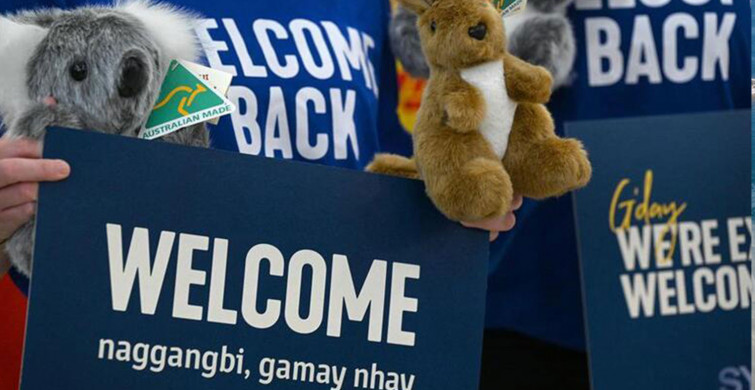 Avusturalya Kapılarını Ziyaretçilerine Açtı: Havaalanında Duygusal Anlar