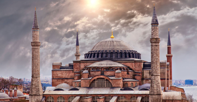 Ayasofya'nın kubbesi sökülüyor