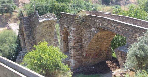 Aydın’daki 6 Asırlık İkizdere Köprüsü’ne Bakım ve Onarım