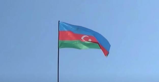 Azerbaycan Ordusu Hadrut'a Bayrağı Dikti