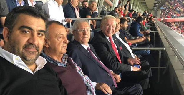 Aziz Yıldırım Geri Dönecek Mi? Ümit Özat Açıklama Yaptı!