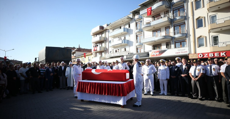 Ağrı'da Şehit Düşen Uzman Çavuş Burak Geniş'in Cenazesi Defnedildi