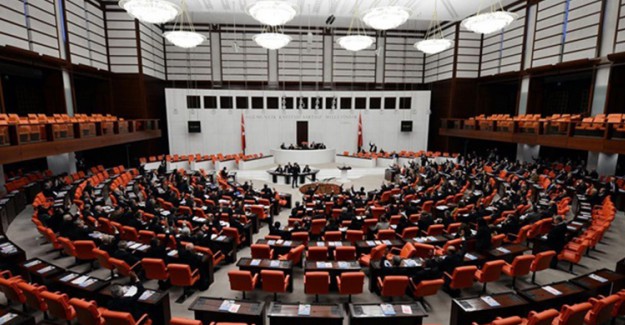 Bakan Çavuşoğlu: Yeni Suriye Anayasasına Yönelik BM Planını Destekliyoruz