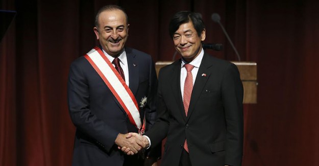 Bakan Çavuşoğlu'na 'Japonya'nın En Yüksek Nişanı' Takdim Edildi