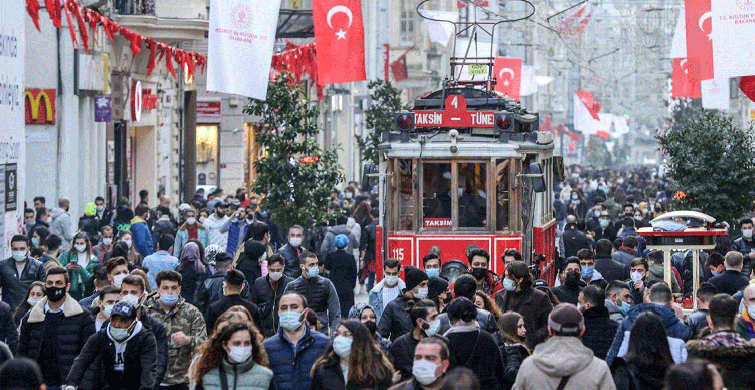 Bakan Koca'dan Flaş Açıklama: Türkiye'de Maske Zorunluluğu Kalkacak Mı?