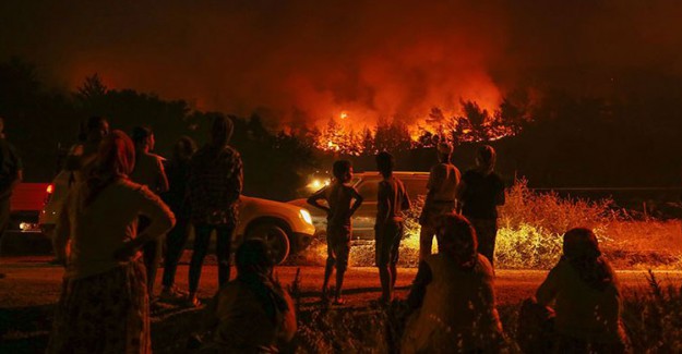 Bakan Pakdemirli: İzmir'deki Yangın Kontrol Altına Alındı