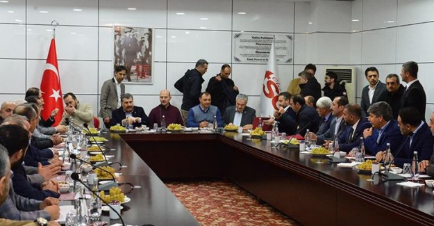 Bakan Soylu ile Fahrettin Koca, Elazığlı İş Adamlarıyla Görüştü