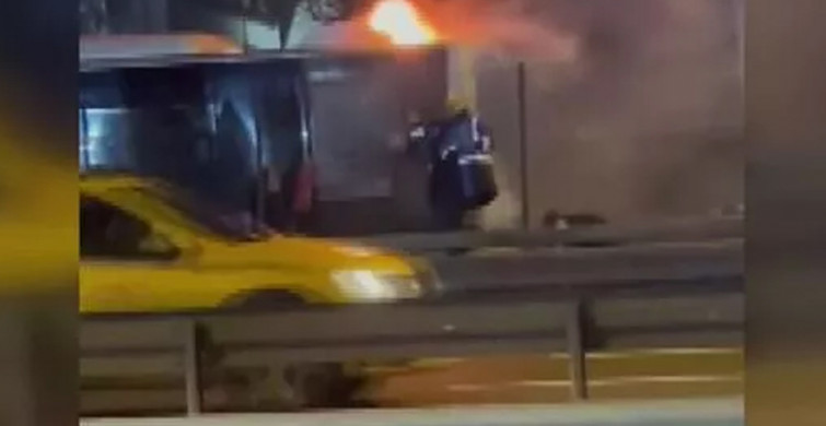 Bakırköy’de metrobüs yangını! Seferlerde aksamaya neden oldu