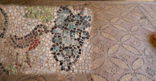 Balatlar Kazısında, Zeugma'dakiler Gibi Mozaikler Bulundu
