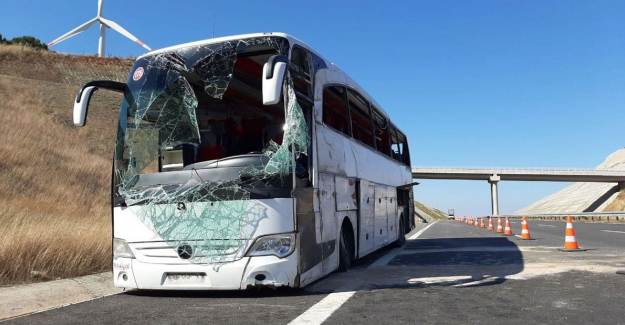 Balıkesir'de Yolcu Otobüsü Devrildi! 32 Kişi Yaralandı