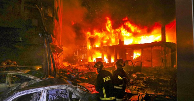 Bangladeş'in Başkenti Dakka'da Yangın, 69 Kişi Hayatını Kaybetti