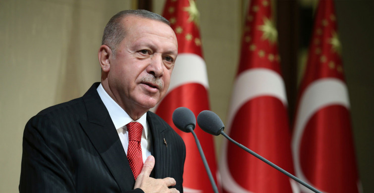 Başkan Erdoğan'dan bayram mesajı! Deprem konutları için tarih verdi