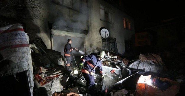 Başkentte Yangında Mahsur Kalan 4 Kişiyi Bekçiler Kurtardı