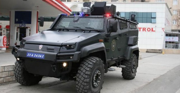 Batman'da Polisleri Taşıyan Araç Kaza Yaptı! 6 Polis Yaralandı