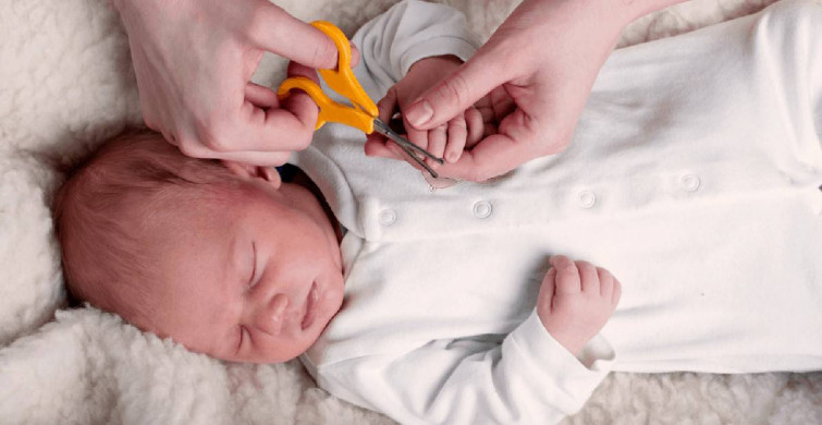 Bebek tırnağı nasıl kesilir? Bebek tırnağını neyle kesmek lazım? Bebek tırnak makası nasıl olmalı?