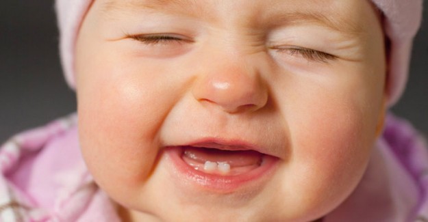 Bebekler Diş Çıkarma Belirtileri Nelerdir?