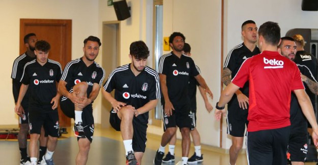 Beşiktaş Antalya Kampında Çalışmalarını Sürdürüyor