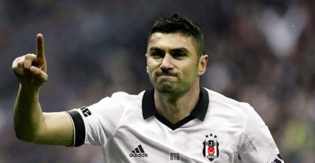 Beşiktaş Burak Yılmaz'ın Sözleşmesini 1 Yıl Daha Uzattı