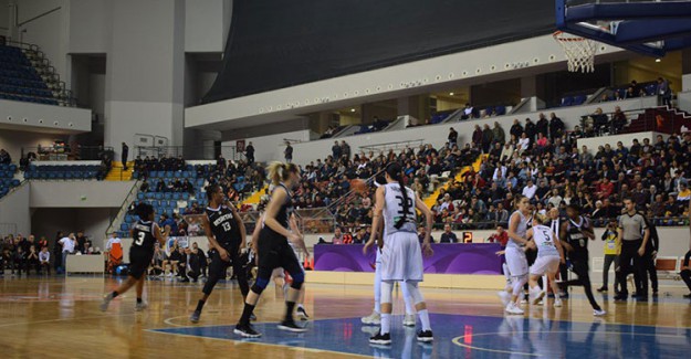 Beşiktaş’ı Deviren Çukurova Basketbol, FIBA Avrupa Kupası’nda Çeyrek Finalde!