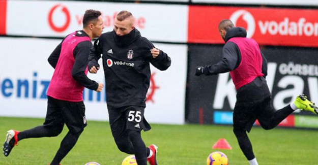 Beşiktaş’ta Alanya Maçı Kadrosu Belirlendi! 5 Oyuncu Kadroda Yok