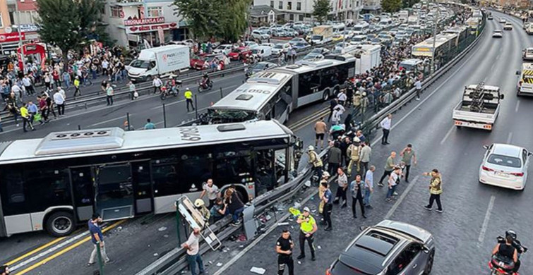 Beylikdüzü'nde panik: İki metrobüs çarpıştı!